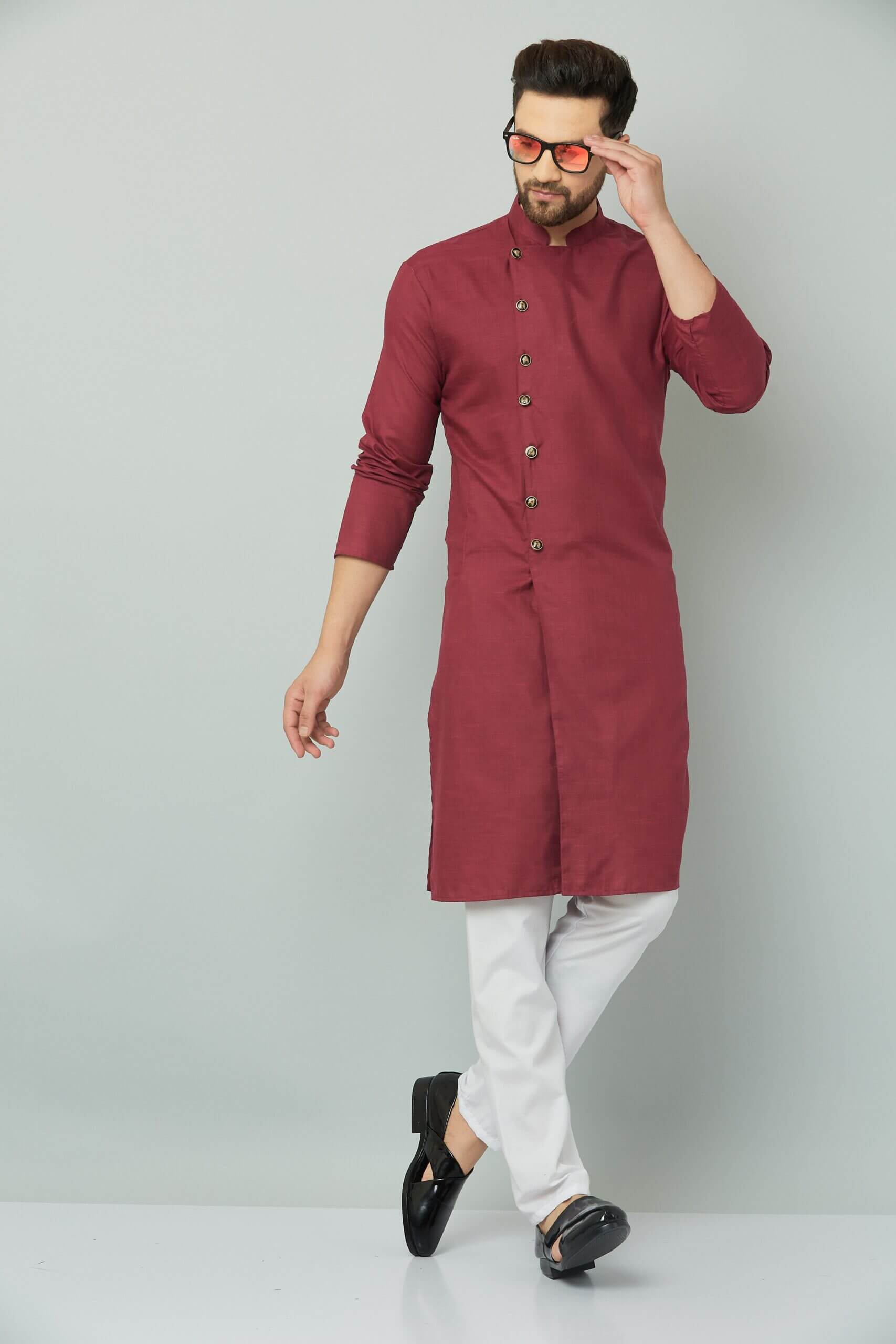 p (6)-min raditional Indian kurta, loose-fitting garment.